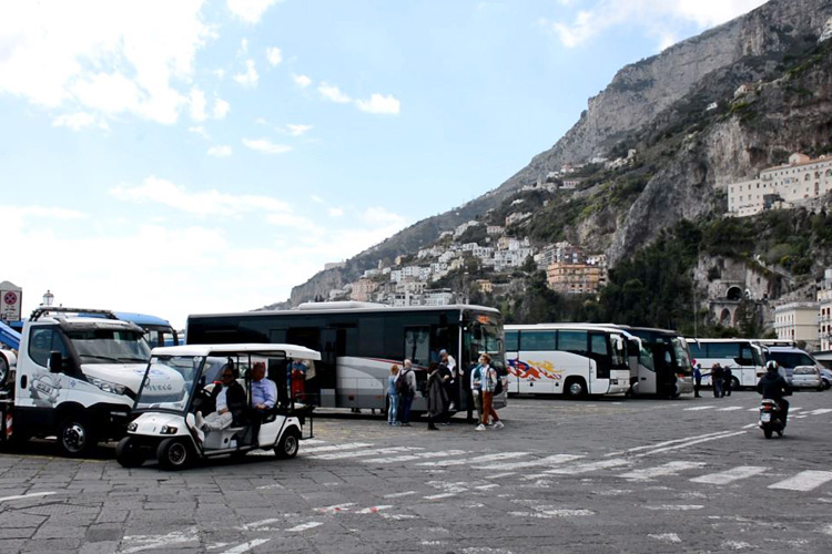 Stabilita l'obbligatorietà delle prenotazioni per sosta Bus e carico e scarico passeggeri